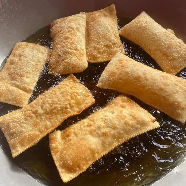 Pastéis crocantes e dourados